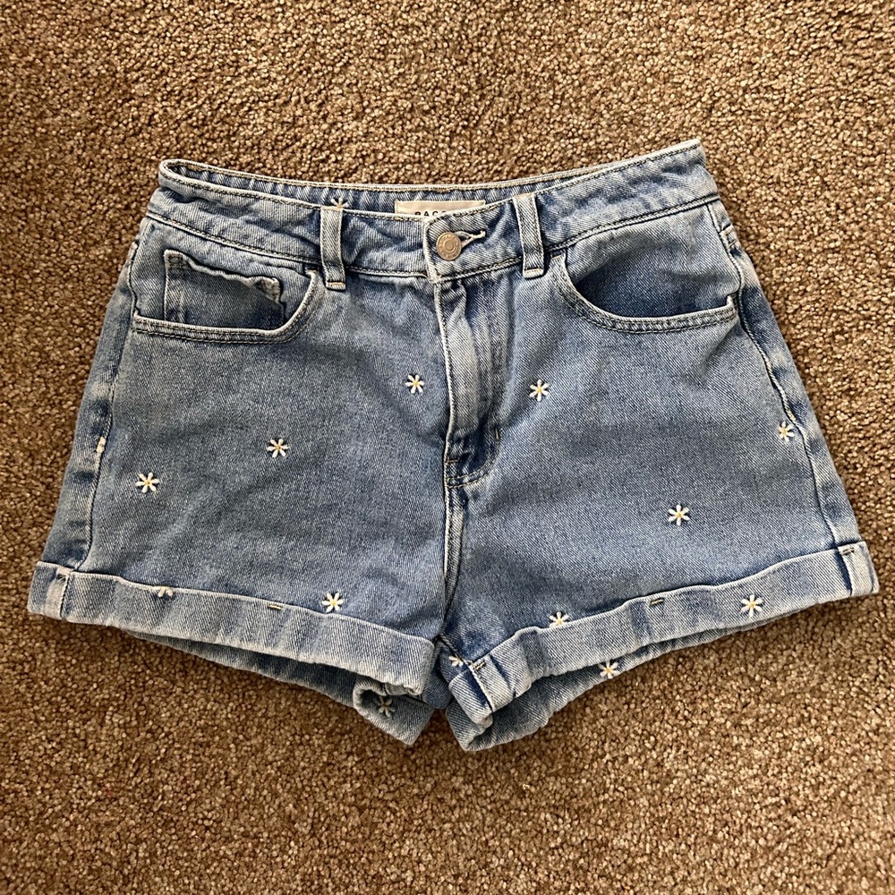 Embroidered Daisy Denim Shorts